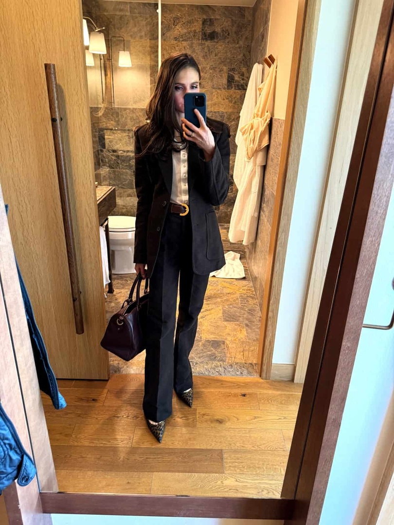 toteme-cinched-waist-moleskin-blazer-in-brown-anonymous84877 (1)